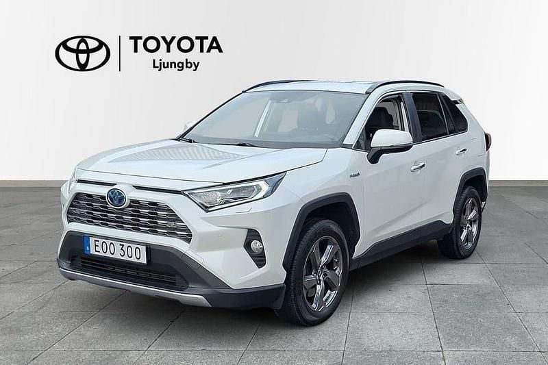 Vit Begagnad 2019 Toyota RAV4 Hybrid Executive SUV | 305 000 kr (Marknadspris) - Bild 1/3