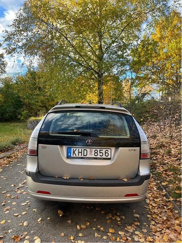 Grå Begagnad 2007 Saab 9-3 Kombi | 39 000 kr (Marknadspris) - Bild 1/4