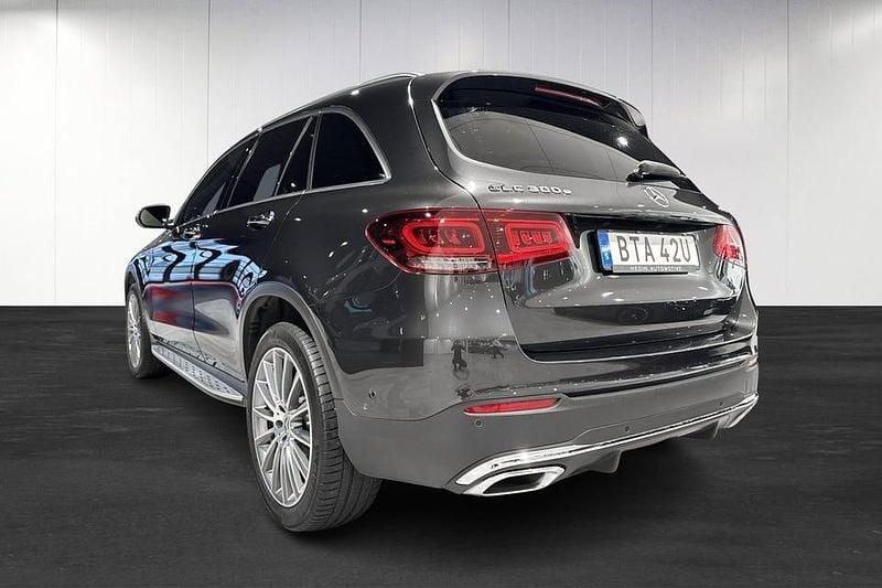 Begagnad Mercedes GLC300 AMG line 320 HK (235 kW) 2021 Grå