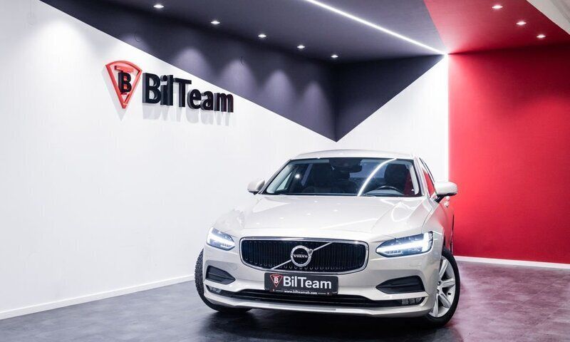 Ljusbrun Begagnad 2017 Volvo S90 Momentum Sedan | 239 900 kr (Marknadspris) - Bild 1/4