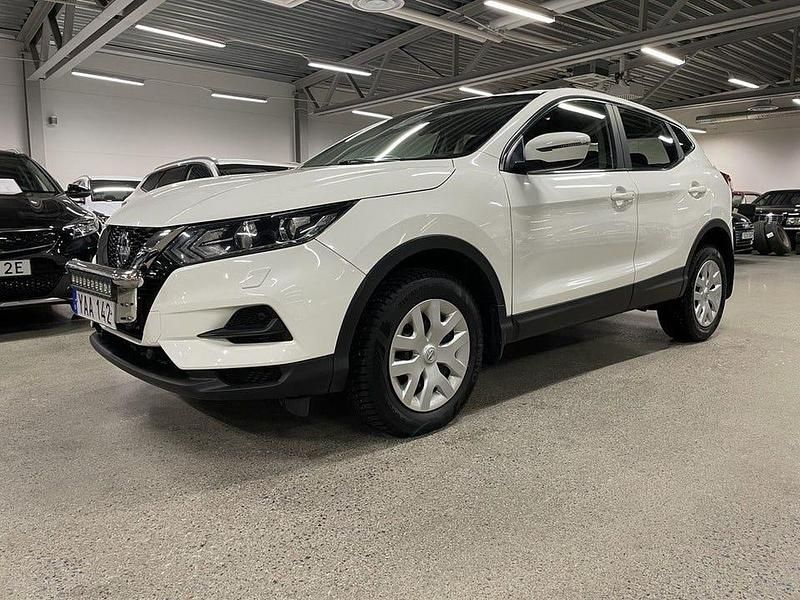 Vit Begagnad 2018 Nissan Qashqai SUV | 169 900 kr (Marknadspris) - Bild 1/4