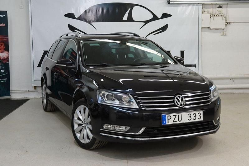 Svart Begagnad 2013 VW Passat Kombi | 74 900 kr (Marknadspris) - Bild 1/4
