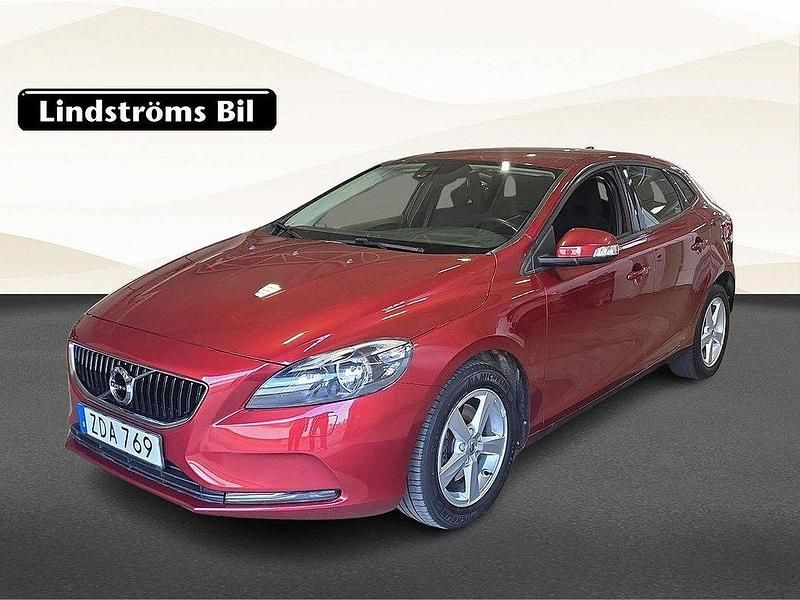 Röd Begagnad 2017 Volvo V40 Kinetic Kombi | 159 000 kr (Marknadspris) - Bild 1/3