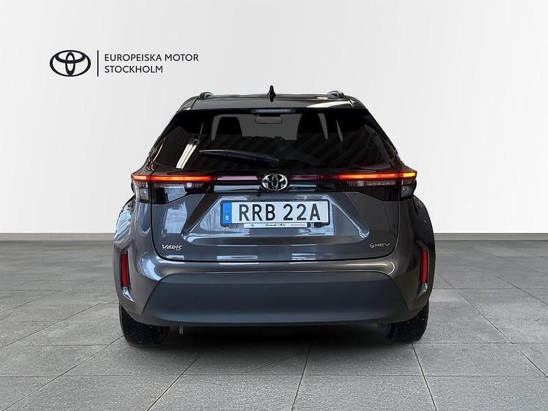 Begagnad Toyota Yaris Hybrid Active 116 HK (85 kW) 2025 Svart