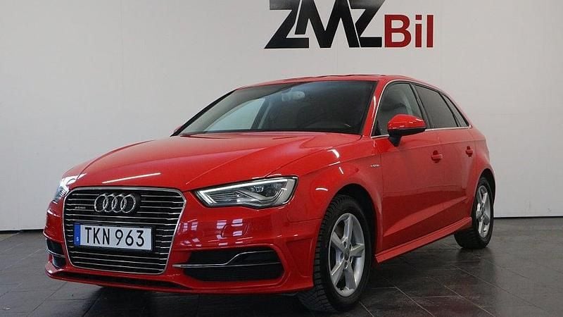 Röd Begagnad 2015 Audi A3 Sportback e-tron Ambition Halvkombi | 149 900 kr (Marknadspris) - Bild 1/4