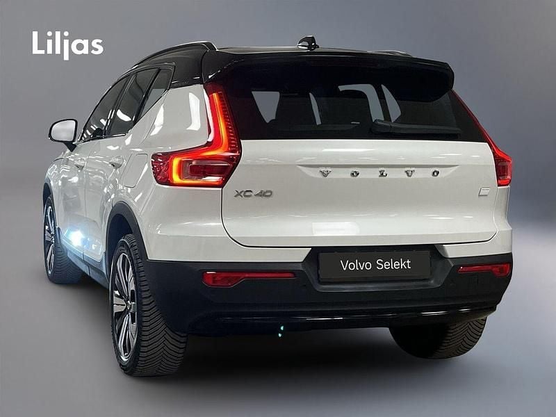 Begagnad Volvo XC40 Core 175 kW (238 HK) 2022 Vit SUV