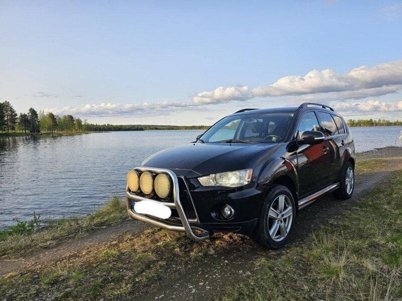 Svart Begagnad 2011 Mitsubishi Outlander SUV | 68 000 kr (Marknadspris) - Bild 1/4