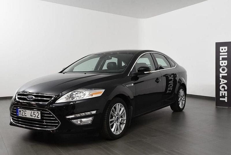 Svart Begagnad 2012 Ford Mondeo Business Edition Halvkombi | 105 800 kr (Marknadspris) - Bild 1/4
