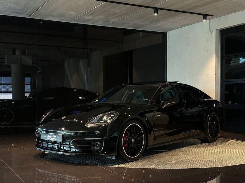 Begagnad Porsche Panamera 4S 560 HK (411 kW) 2022 Svart Sedan