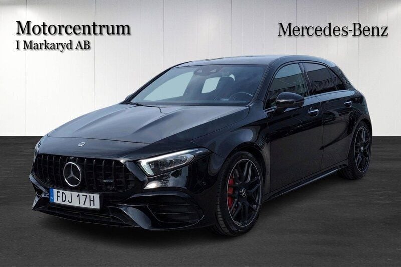 Svart Begagnad 2021 Mercedes A45 AMG AMG Halvkombi | 515 000 kr (Marknadspris) - Bild 1/4