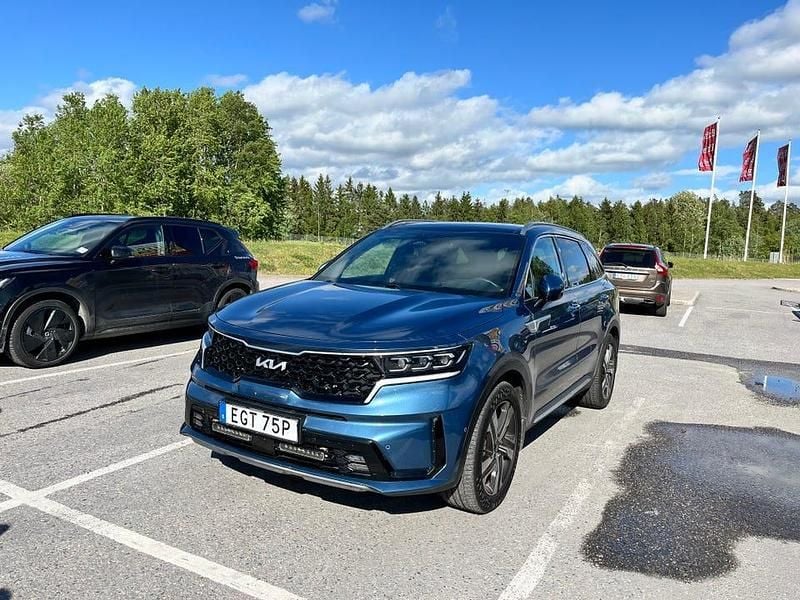 Mineral blue Begagnad 2022 Kia Sorento SUV | 419 000 kr (Marknadspris) - Bild 1/4