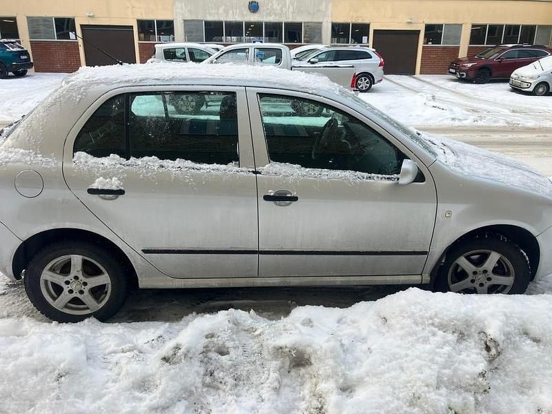 Begagnad Skoda Fabia 75 HK (55 kW) 2006 Silver