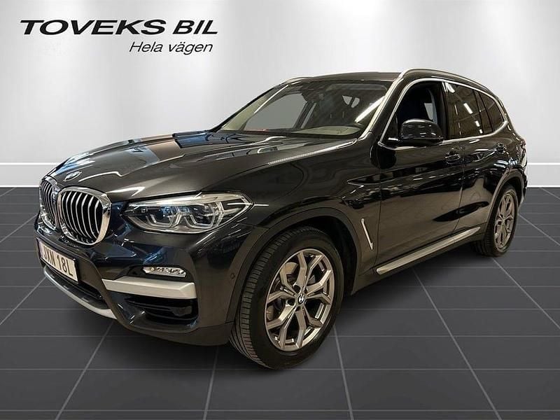 Grå Begagnad 2019 BMW X3 SUV | 339 000 kr (Marknadspris) - Bild 1/4
