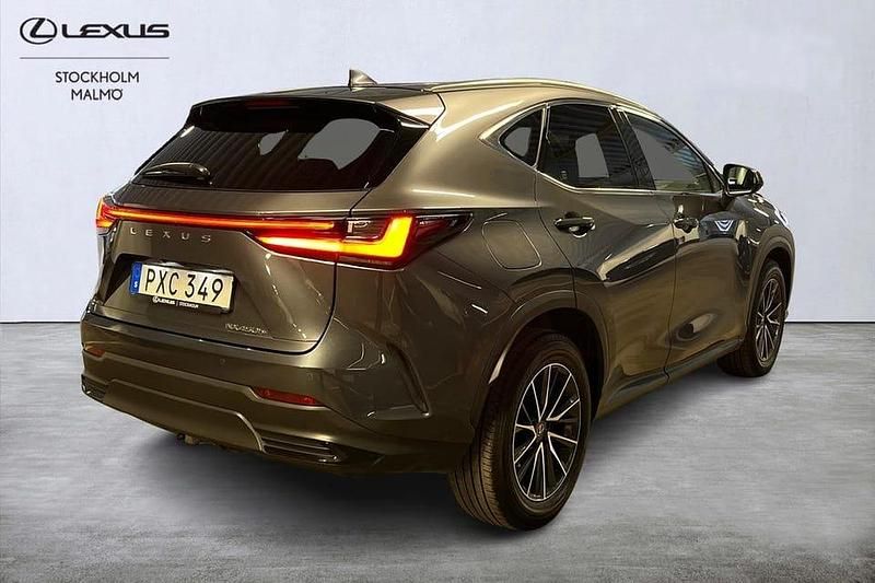 Begagnad Lexus NX450h+ Business Edition 313 HK (230 kW) 2022 Grå SUV