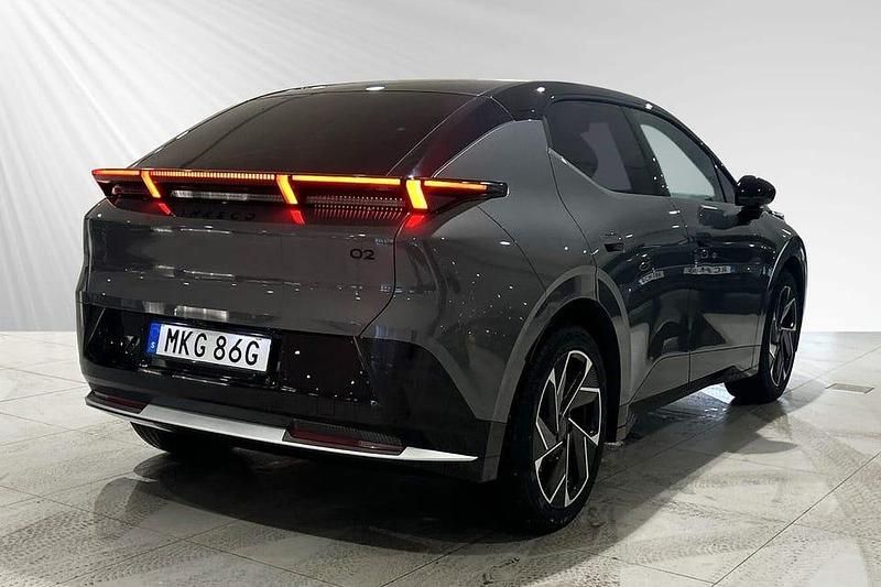 Begagnad Lynk & Co 02 202 kW (275 HK) 2024 Grå SUV