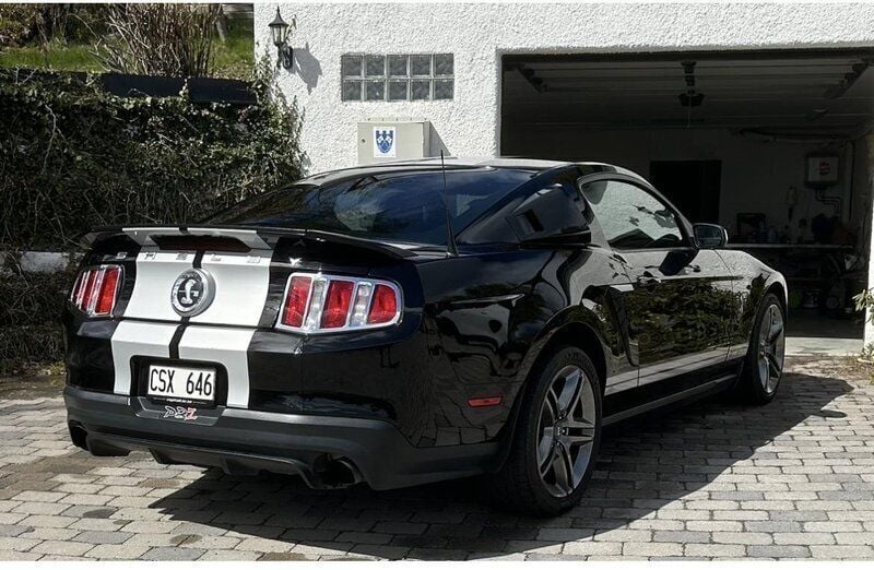 Svart Begagnad 2010 Ford Mustang Sportkupé | 495 000 kr - Bild 1/4