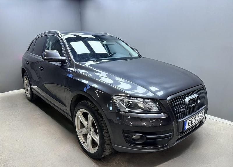 Grå Begagnad 2011 Audi Q5 SUV | 99 900 kr (Bra pris) - Bild 1/4