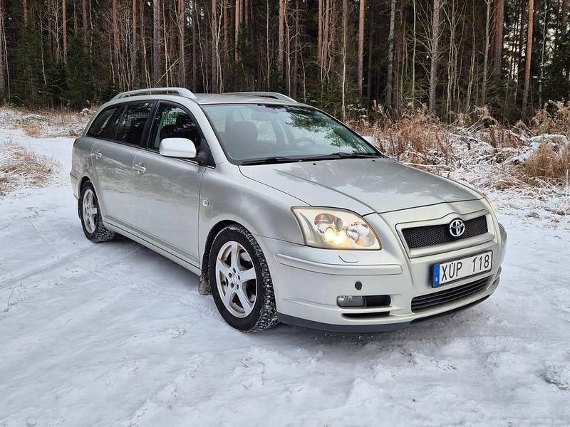 Begagnad 2006 Toyota Avensis Kombi | 29 000 kr (Marknadspris) - Bild 1/4