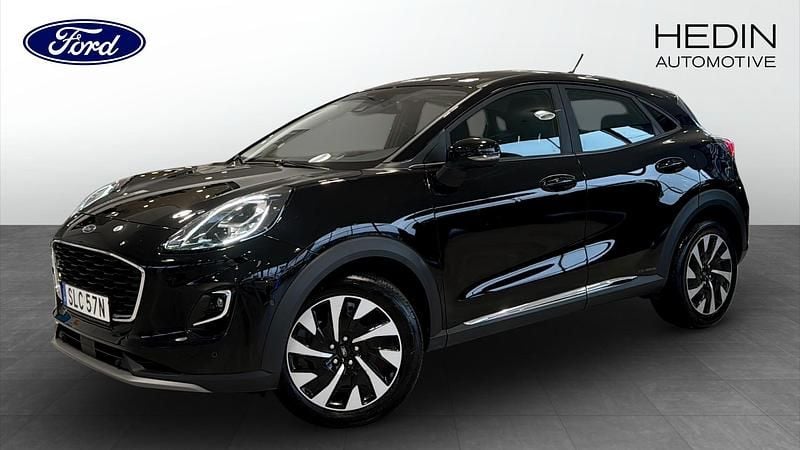 Svart (black) Begagnad 2022 Ford Puma Titanium SUV | 199 900 kr (Marknadspris) - Bild 1/4