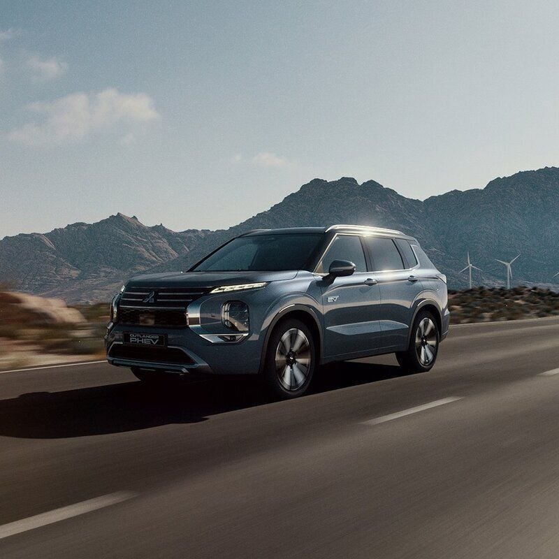 Ny 2025 Mitsubishi Outlander P-HEV Invite SUV | 539 900 kr - Bild 1/4