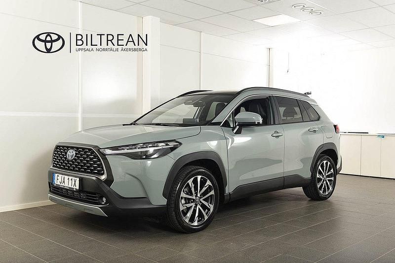 Grön Begagnad 2022 Toyota Corolla Cross Executive SUV | 399 900 kr (Lite dyr) - Bild 1/4