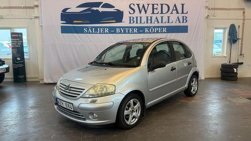 Silver Begagnad 2006 Citroën C3 Halvkombi | 19 800 kr (Marknadspris) - Bild 1/4