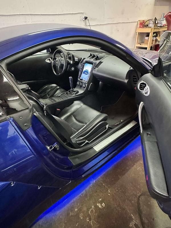Begagnad Nissan 350Z 281 HK (206 kW) 2004 Deep blue/metallic (san marino)