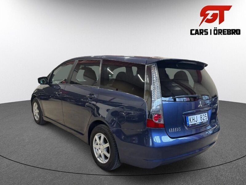 Begagnad Mitsubishi Grandis 165 HK (121 kW) 2006 Mörkblå (blå) Minibuss