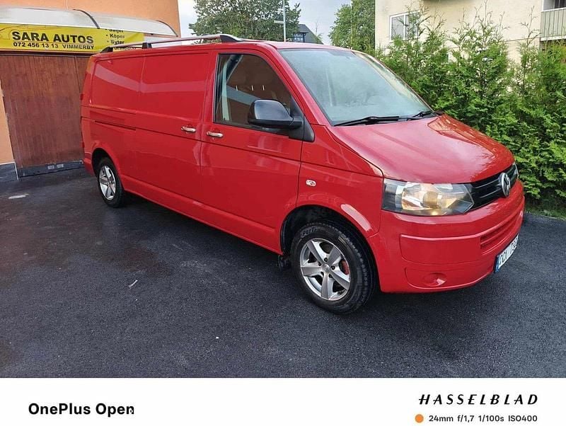 Röd Begagnad 2014 VW T5 Van | 82 000 kr (Marknadspris) - Bild 1/4