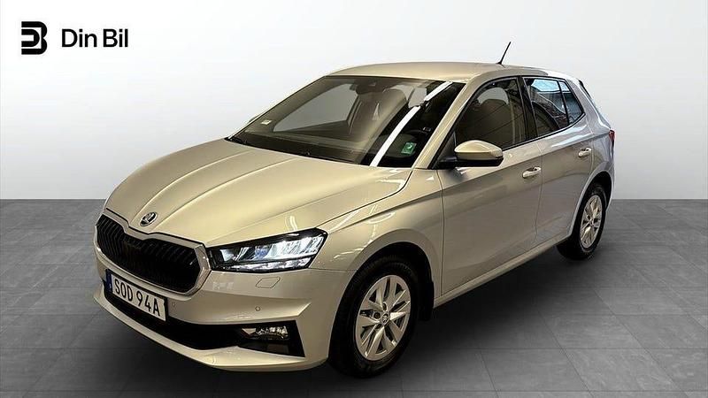 Silver Begagnad 2024 Skoda Fabia Selection Halvkombi | 227 000 kr (Marknadspris) - Bild 1/4