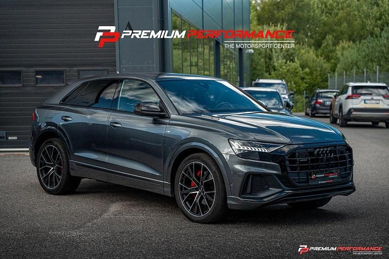 Grå (daytona grey pearl effect) Begagnad 2023 Audi Q8 Competition SUV | 898 900 kr (Dyr) - Bild 1/4