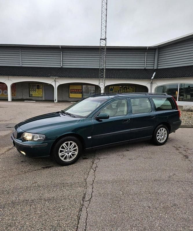Grön Begagnad 2001 Volvo V70 Kombi | 16 900 kr (Superpris) - Bild 1/4