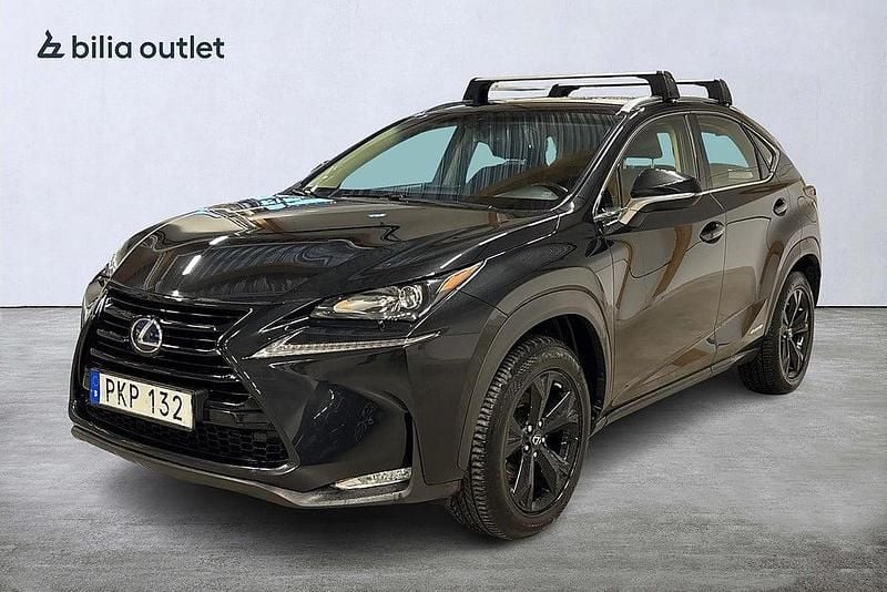 Svart Begagnad 2017 Lexus NX300h Sport Line SUV | 219 900 kr (Marknadspris) - Bild 1/3