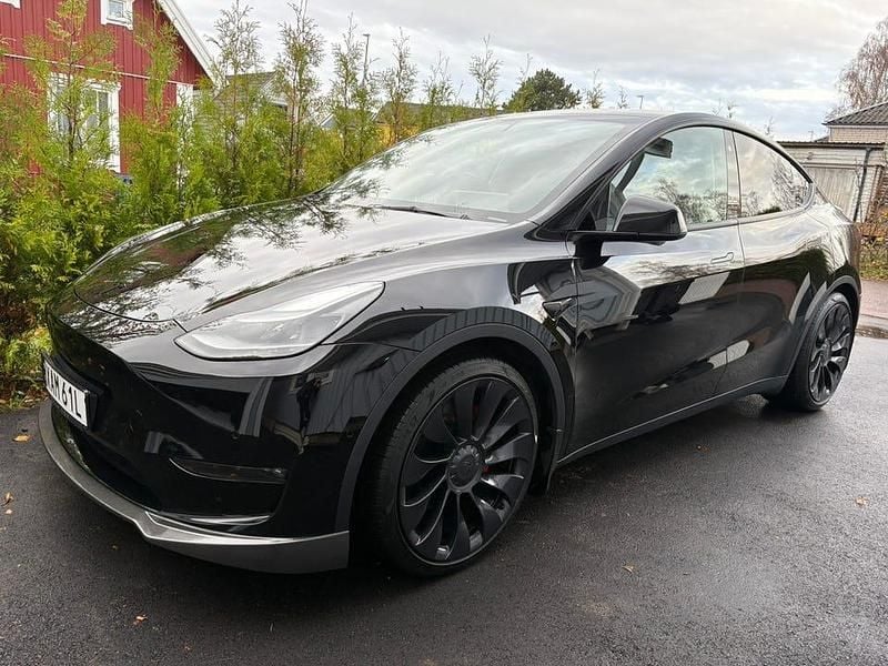 Begagnad 2022 Tesla Model Y Performance SUV | 430 000 kr (Marknadspris) - Bild 1/4