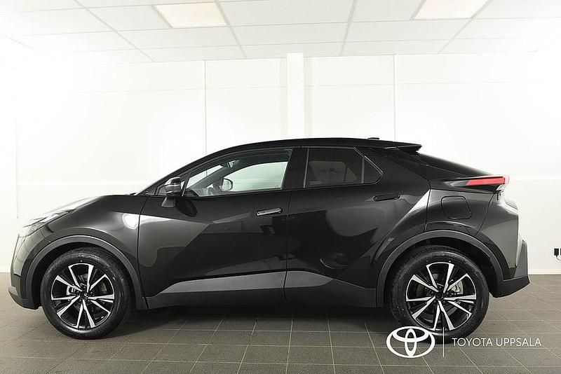 Begagnad Toyota C-HR Style 140 HK (102 kW) 2024 Svart SUV