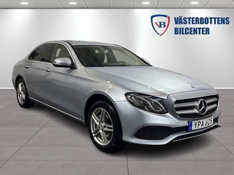 Silver Begagnad 2018 Mercedes E200 Avantgarde Sedan | 239 000 kr (Marknadspris) - Bild 1/4