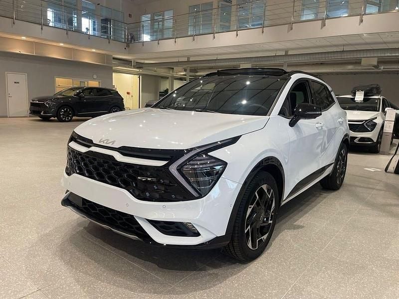 Vit metallic Ny 2025 Kia Sportage GT-Line SUV | 478 539 kr (Marknadspris) - Bild 1/4