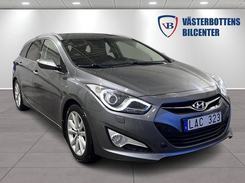 Silver Begagnad 2013 Hyundai i40 Kombi | 79 900 kr (Marknadspris) - Bild 1/4