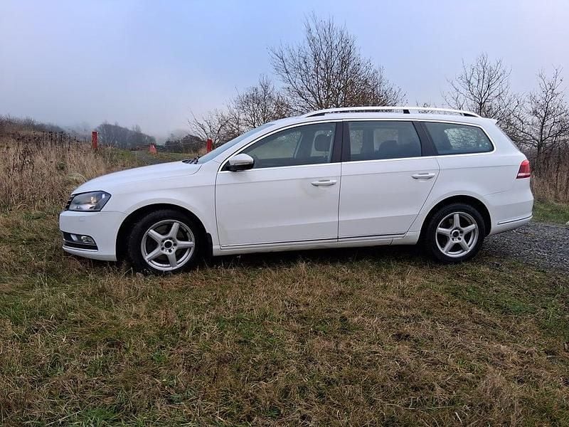 Vit Begagnad 2013 VW Passat Kombi | 54 000 kr (Marknadspris) - Bild 1/4