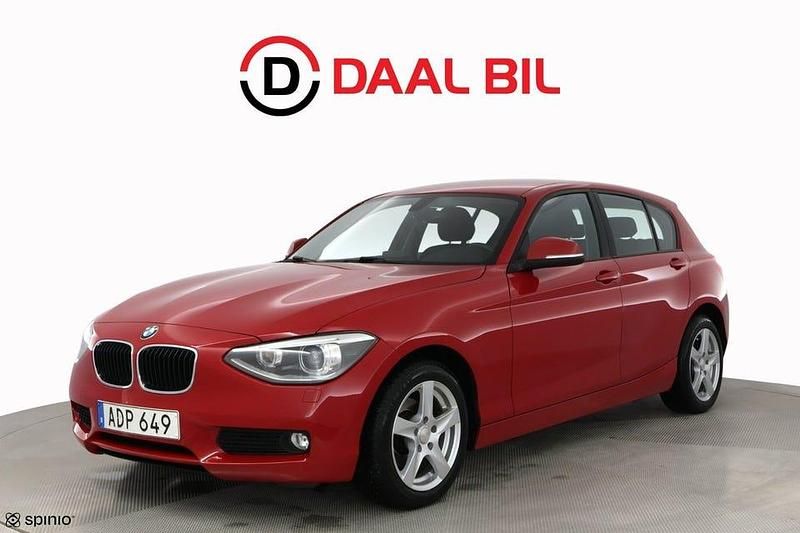 Begagnad BMW 118 143 HK (105 kW) 2014 Röd Halvkombi
