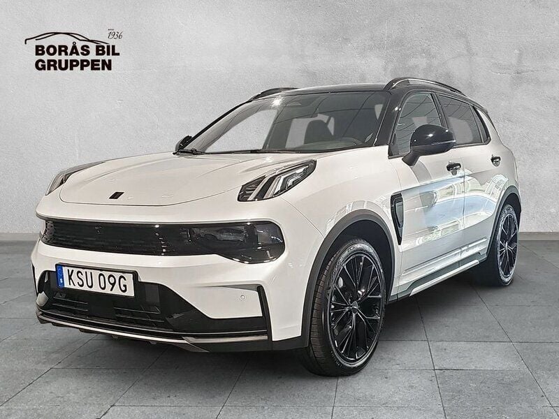 Vit Ny 2025 Lynk & Co 01 SUV | 499 995 kr - Bild 1/4