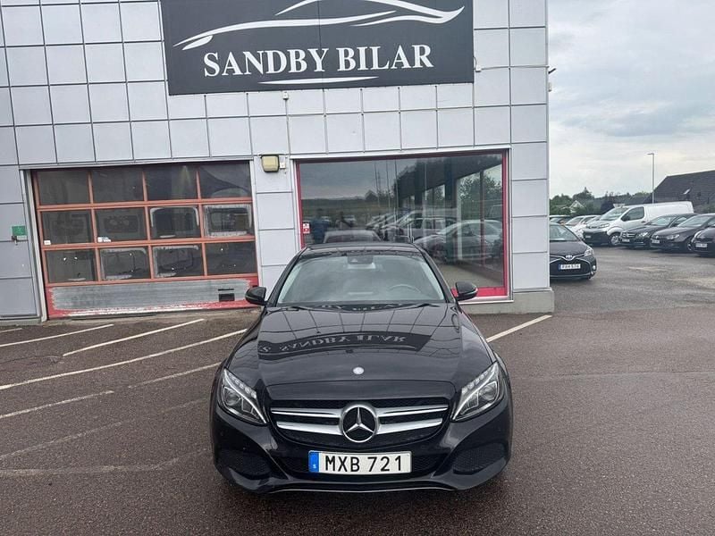 Svart Begagnad 2015 Mercedes C220 Avantgarde Sedan | 169 000 kr (Marknadspris) - Bild 1/4
