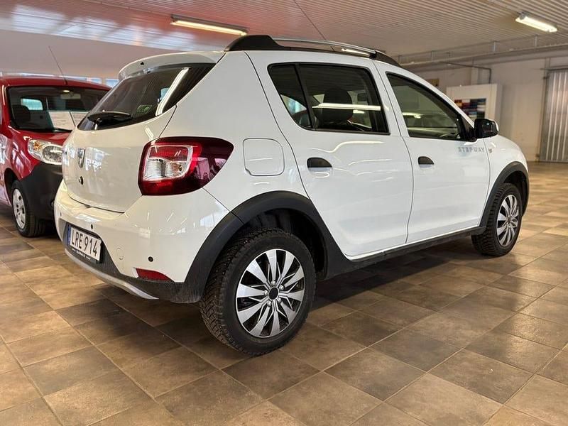 Begagnad Dacia Sandero Stepway 90 HK (66 kW) 2014 Vit Kombi