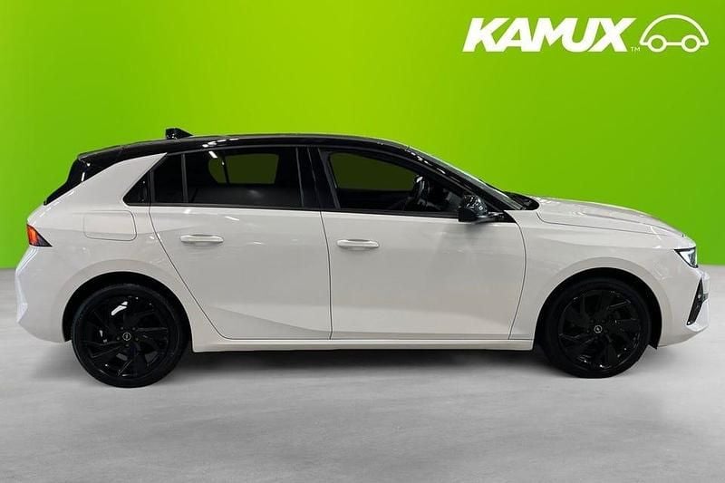 Begagnad Opel Astra GS Line 131 HK (96 kW) 2022 Svart Halvkombi