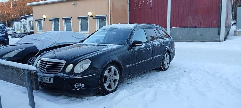 Svart Begagnad 2007 Mercedes E320 AMG Kombi | 60 000 kr (Marknadspris) - Bild 1/4