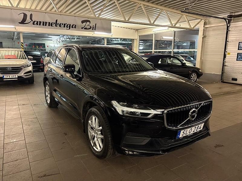 Svart Begagnad 2019 Volvo XC60 Momentum SUV | 279 900 kr (Dyr) - Bild 1/4
