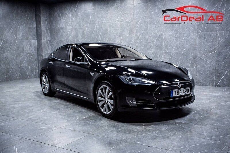 Svart Begagnad 2015 Tesla Model S Sedan | 269 800 kr (Dyr) - Bild 1/4