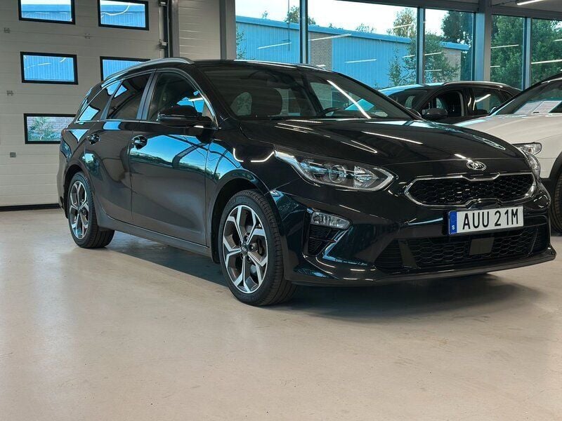 Svart Begagnad 2021 Kia Ceed Sportswagon Kombi | 209 900 kr (Marknadspris) - Bild 1/4