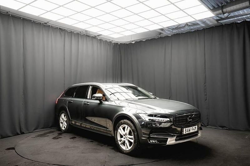 Begagnad Volvo V90 CC Pro 190 HK (139 kW) 2019 Grå Kombi