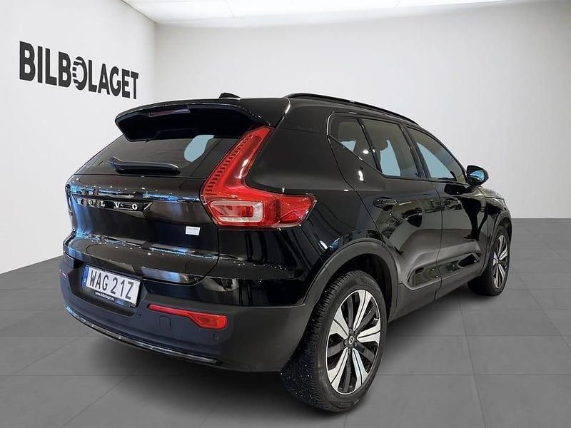 Begagnad Volvo XC40 Core 185 kW (252 HK) 2023 Svart SUV